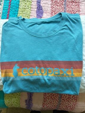 Cotopaxi Teal Short Sleeve Tee with Rust  Stripe Logo Mens M